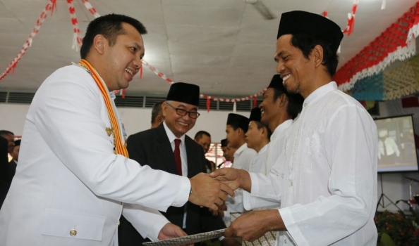 Gubernur M Ridho Ficardo Serahkan Remisi kepada 3.416 Penghuni Lapas se-Lampung